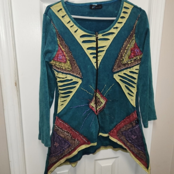 Leopards & Roses Zipper Top - Picture 2 of 7